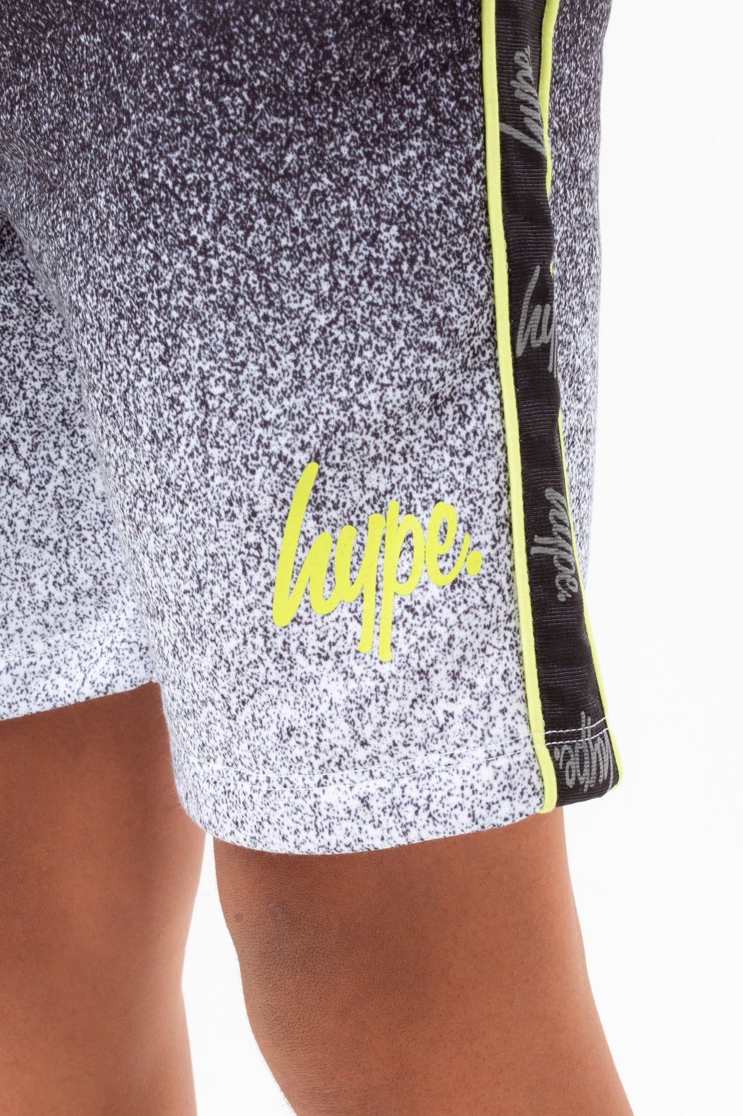 HYPE BOYS MONO SPECKLE FADE LIME TAPE SCRIPT SHORTS
