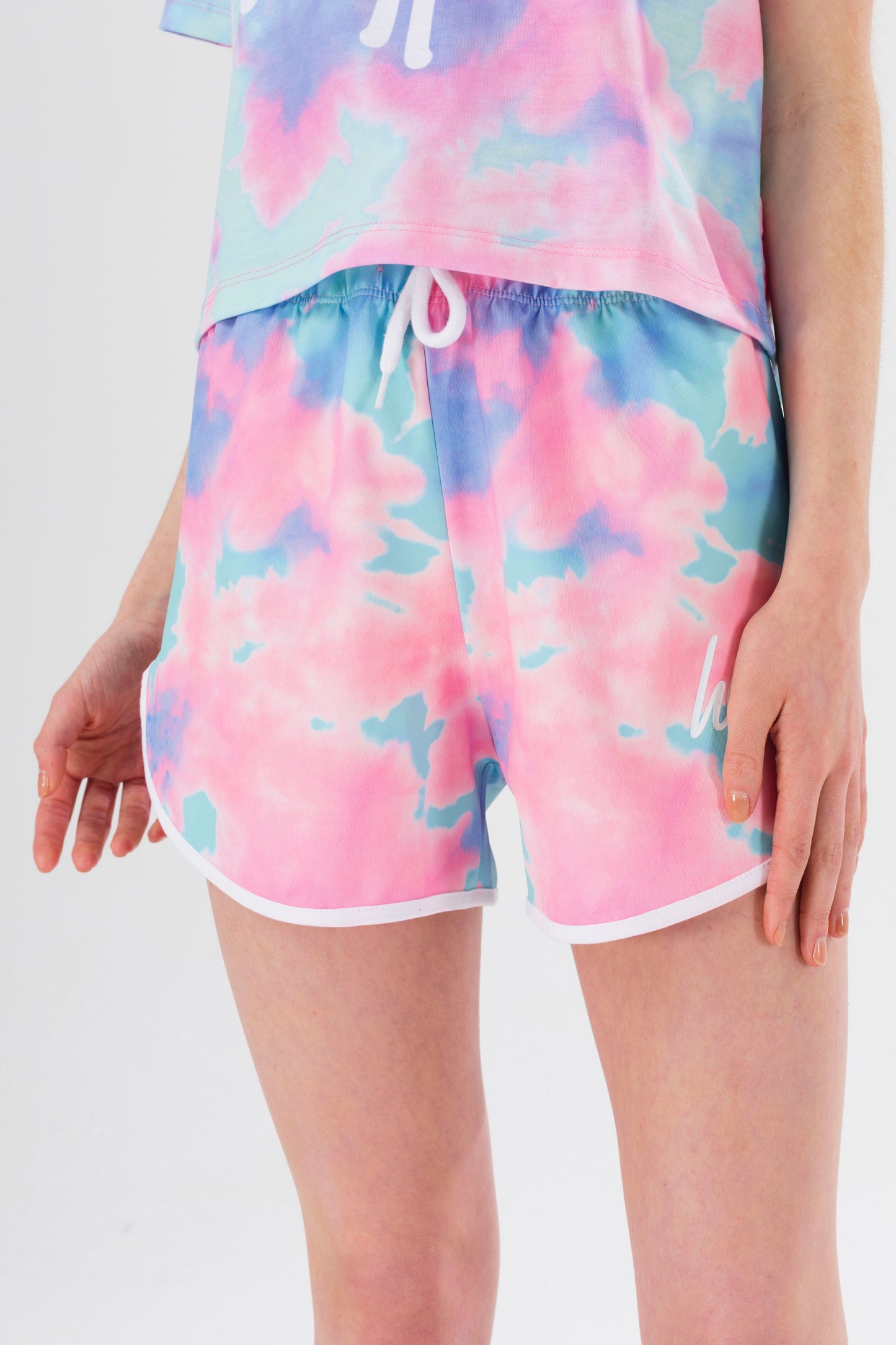 HYPE GIRLS MULTI DREAM SMUDGE SCRIPT RUNNING SHORTS