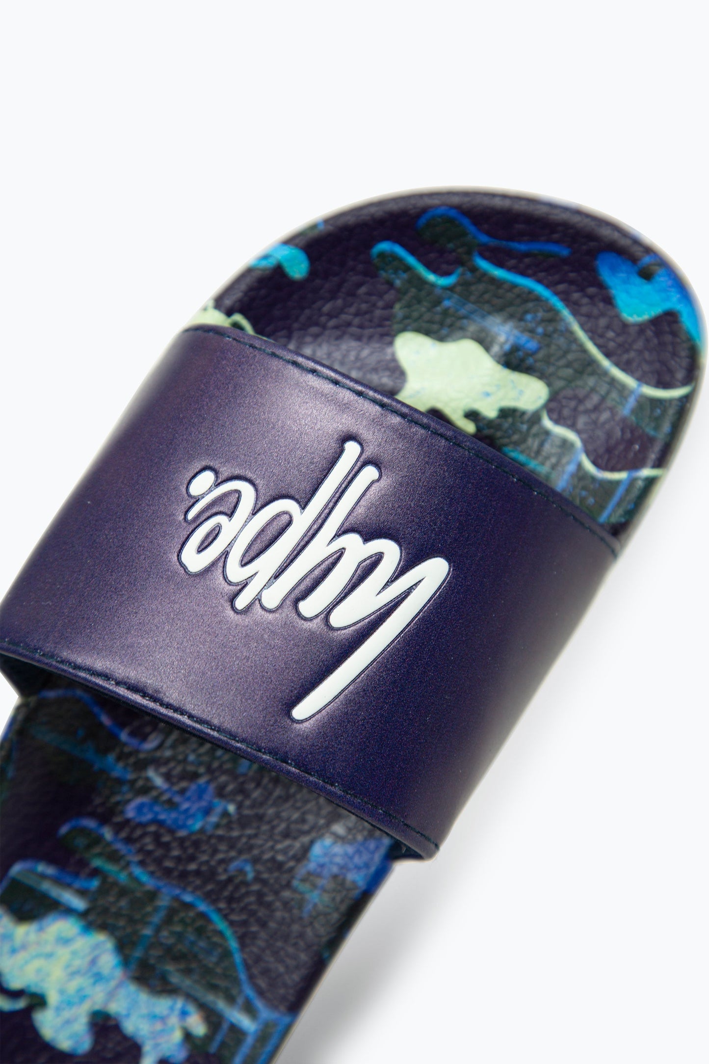 HYPE BOYS MULTI NAVY OVERLAY CAMO SCRIPT SLIDERS