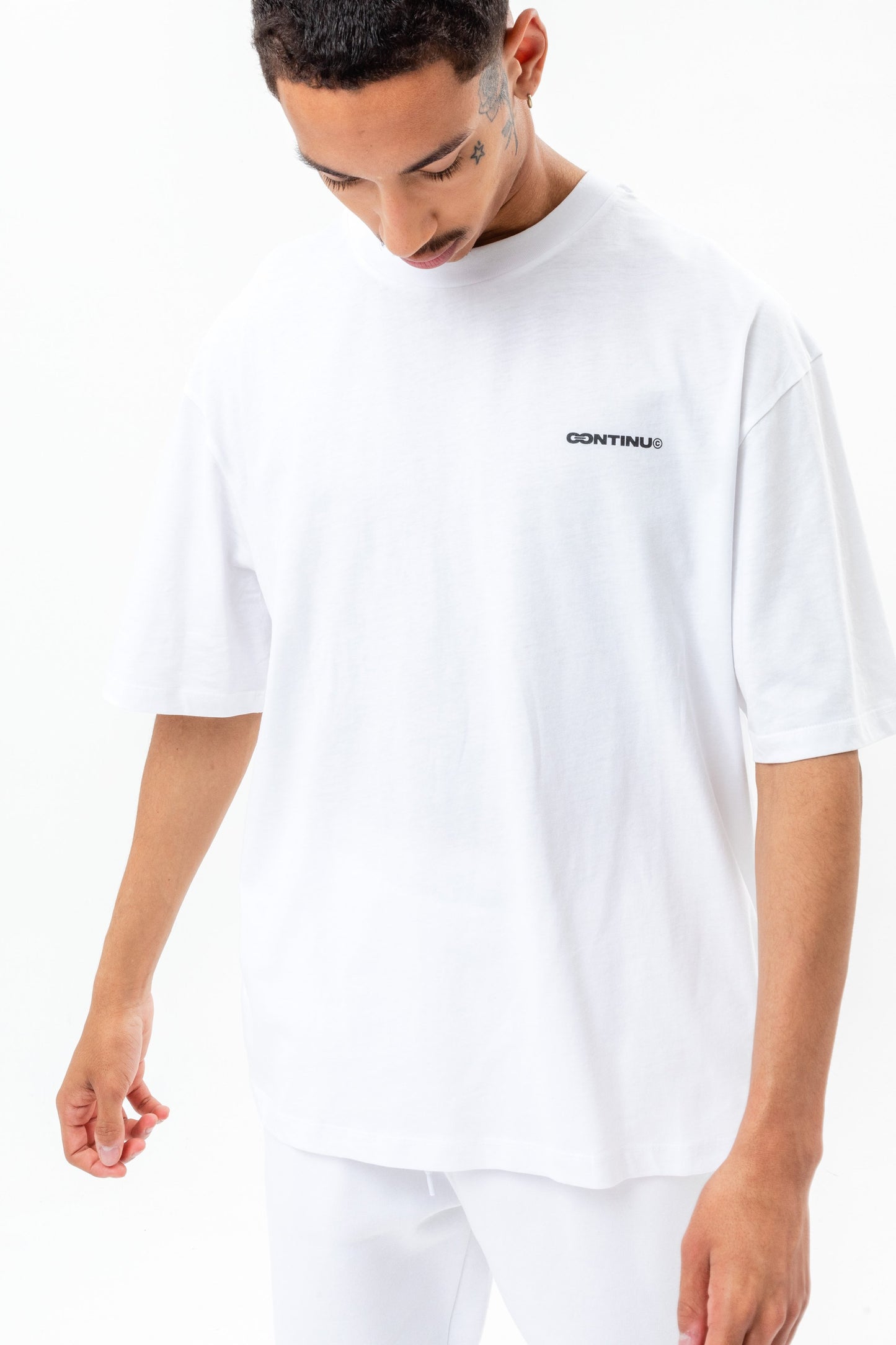 CONTINU8 WHITE OVERSIZED T-SHIRT