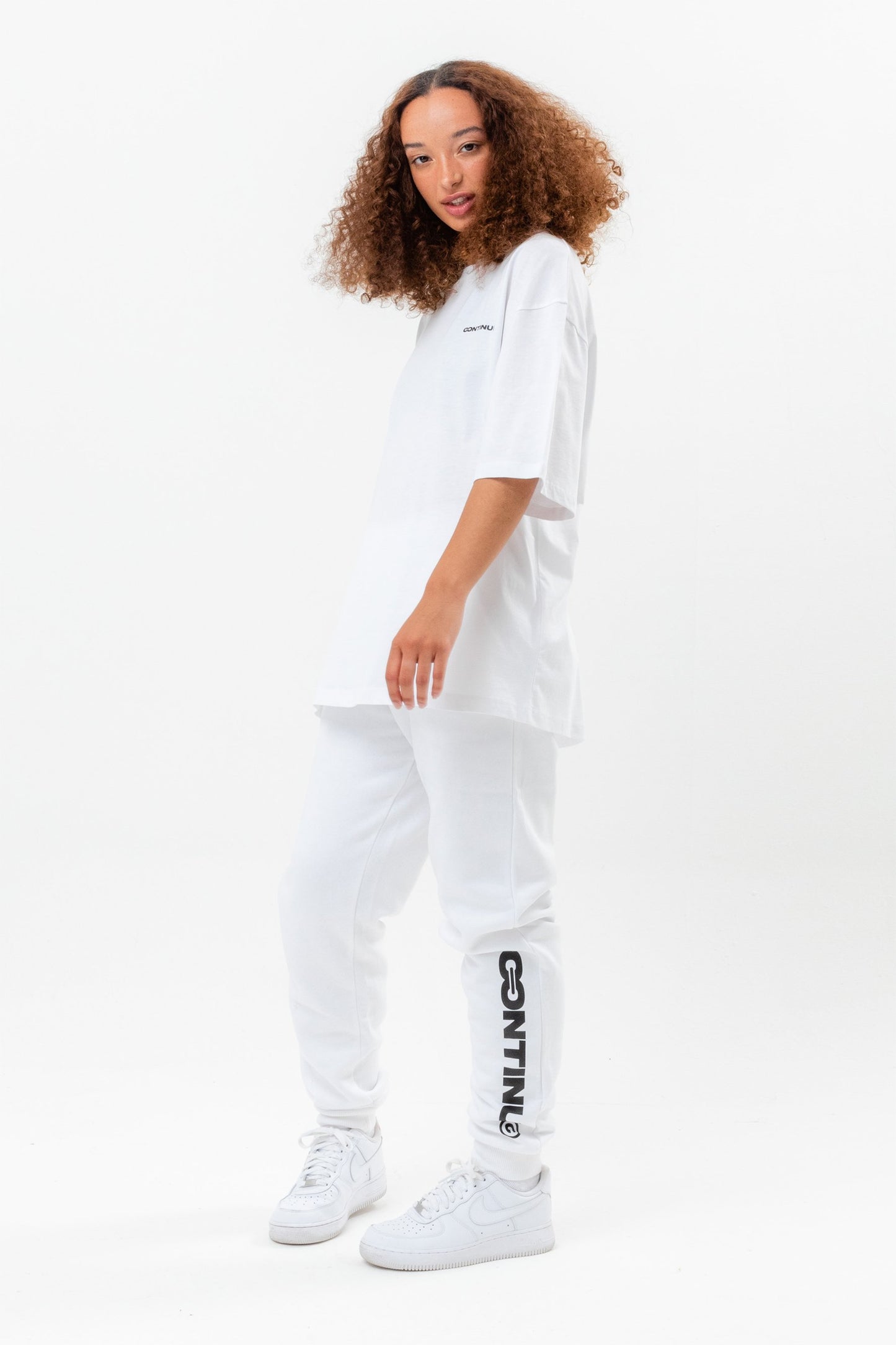 CONTINU8 WHITE OVERSIZED T-SHIRT