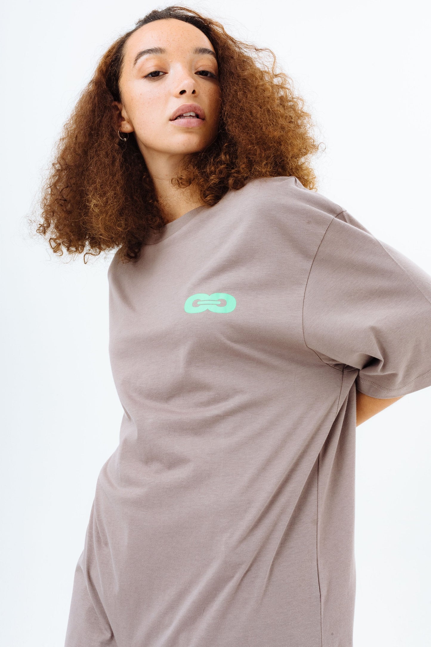 CONTINU8 TAUPE OVERSIZED T-SHIRT