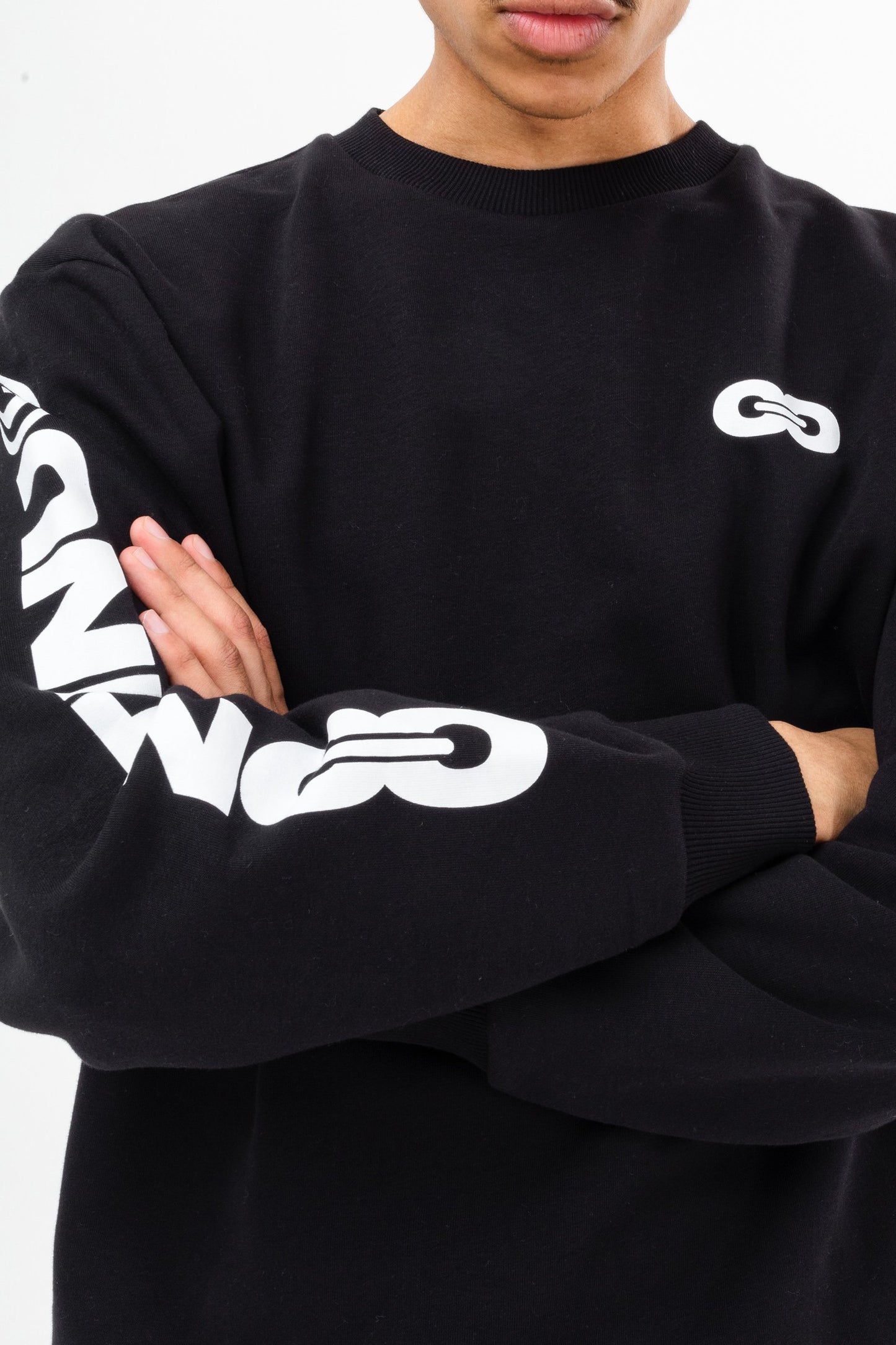 CONTINU8 BLACK SWEATSHIRT