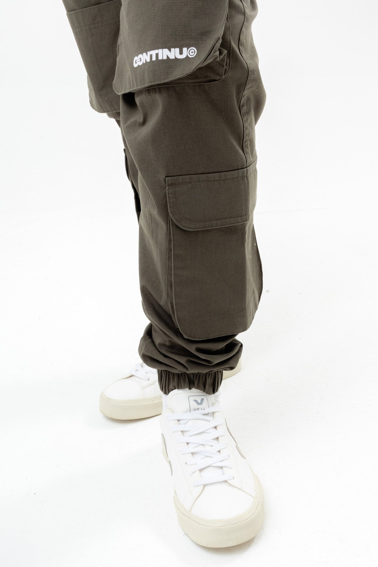 CONTINU8 KHAKI CARGO PANTS