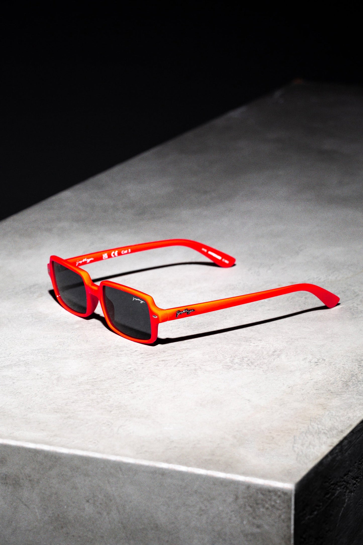 HYPE CUBE RED SUNGLASSES