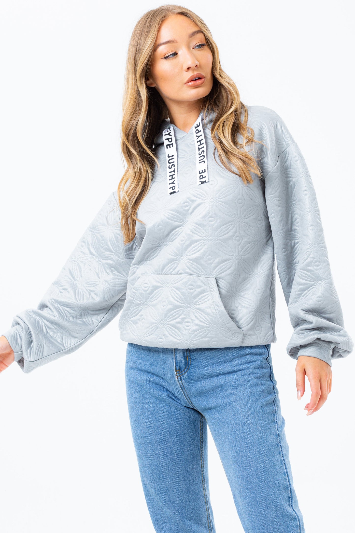 HYPE QUILTED DRAPED SLEEVE WOMEN'S PULLOVER HOODIE