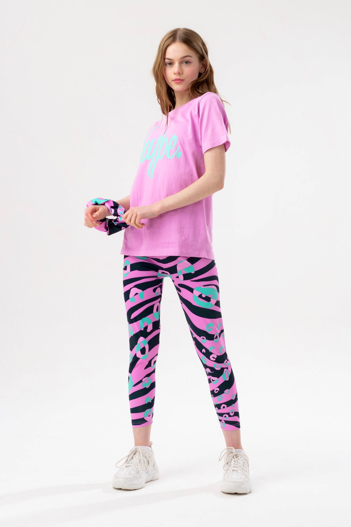 HYPE GIRLS LILAC GROOVY ZEBRA SCRIPT T-SHIRT & LEGGINGS & SCRUNCHIE SET