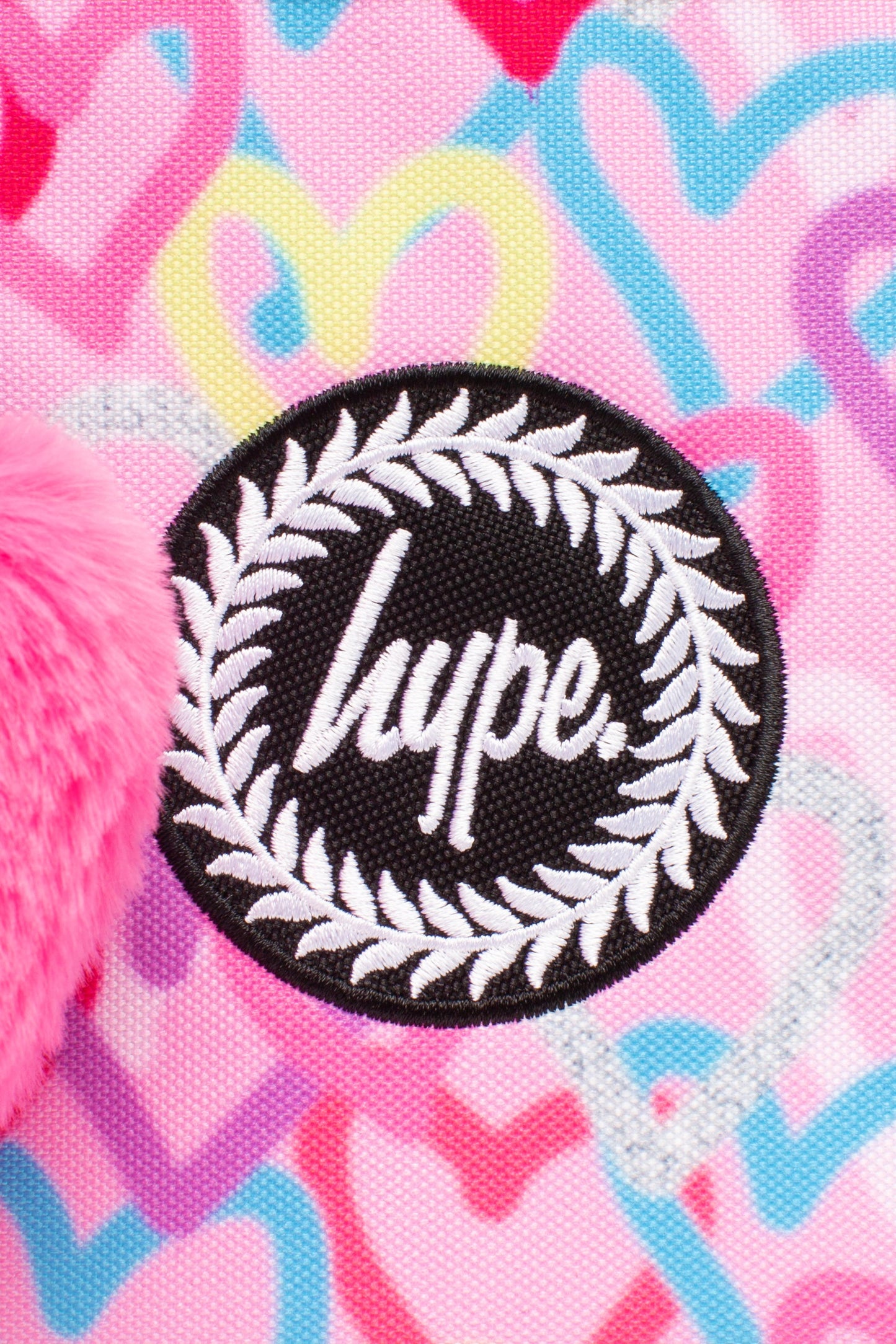 HYPE PINK GRAFFITI HEARTS LUNCH BOX