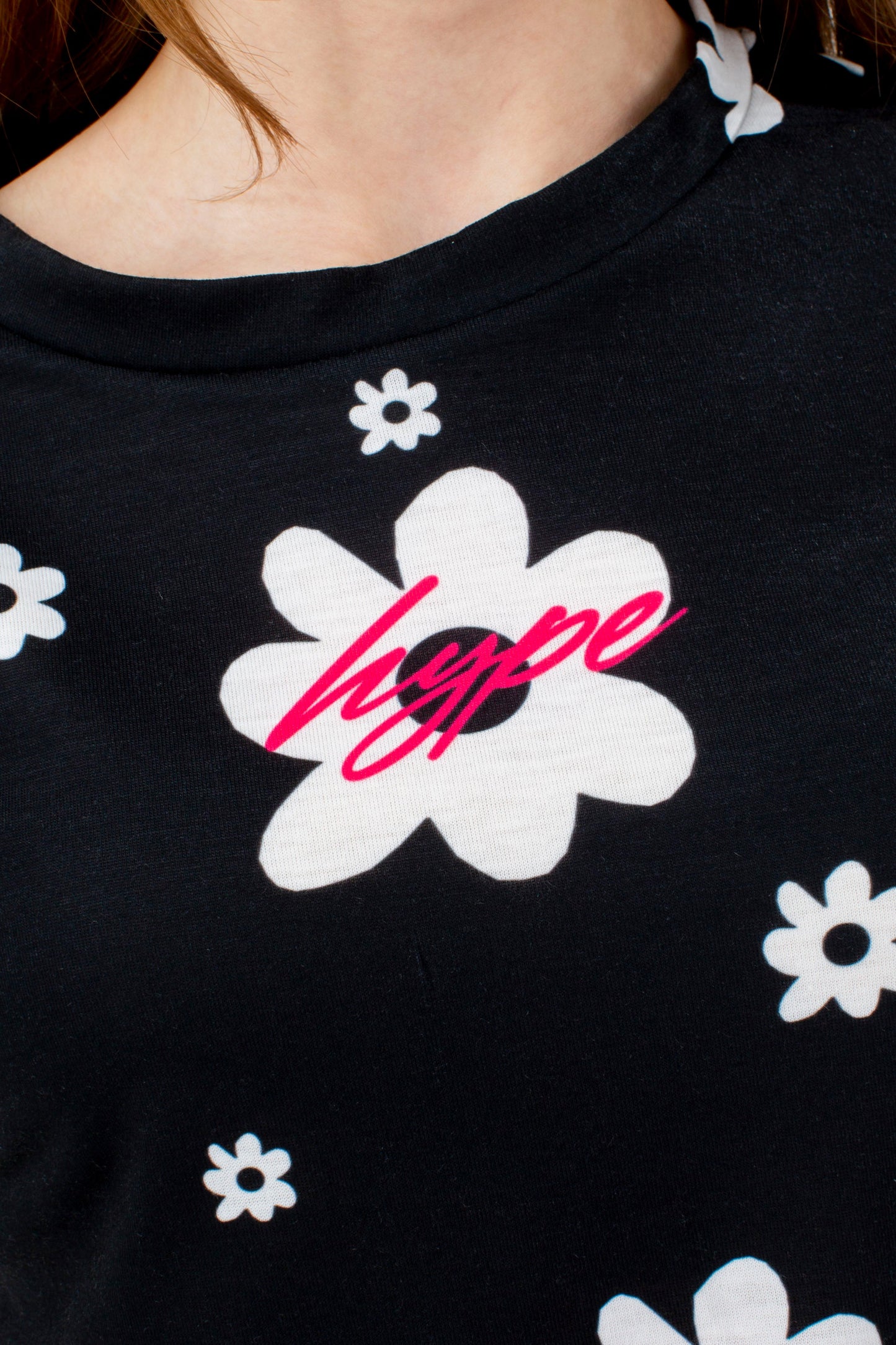 HYPE GIRLS BLACK MONO DAISY SCRIBBLE T-SHIRT