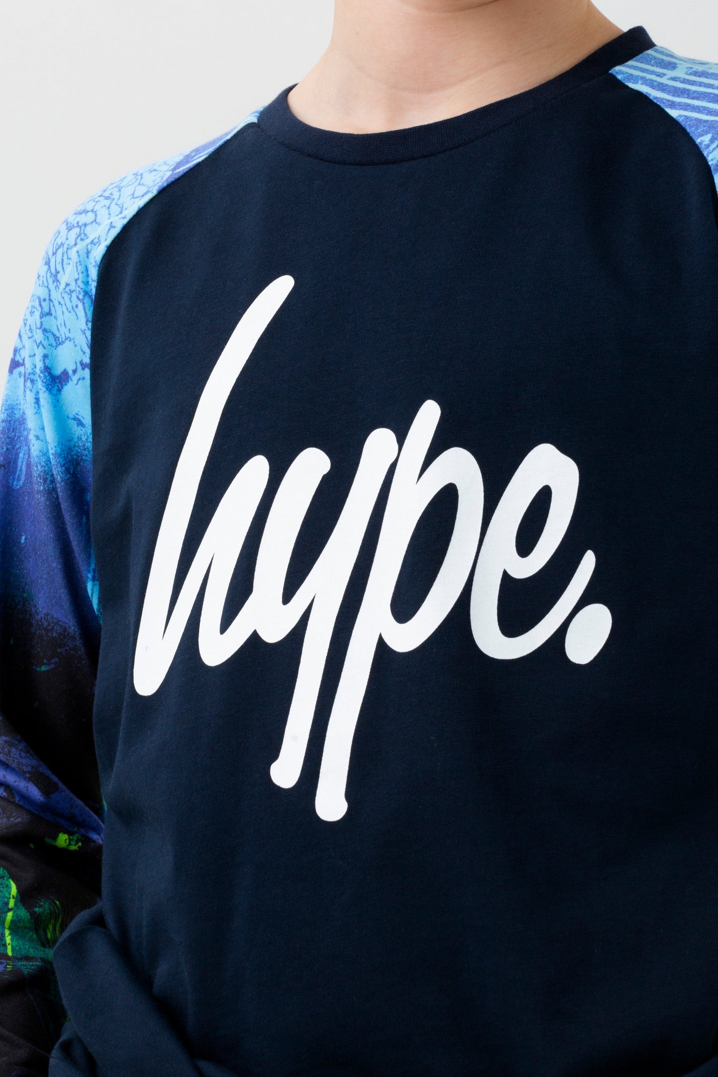 HYPE BOYS NAVY REEF SPRAY SCRIPT L/S T-SHIRT