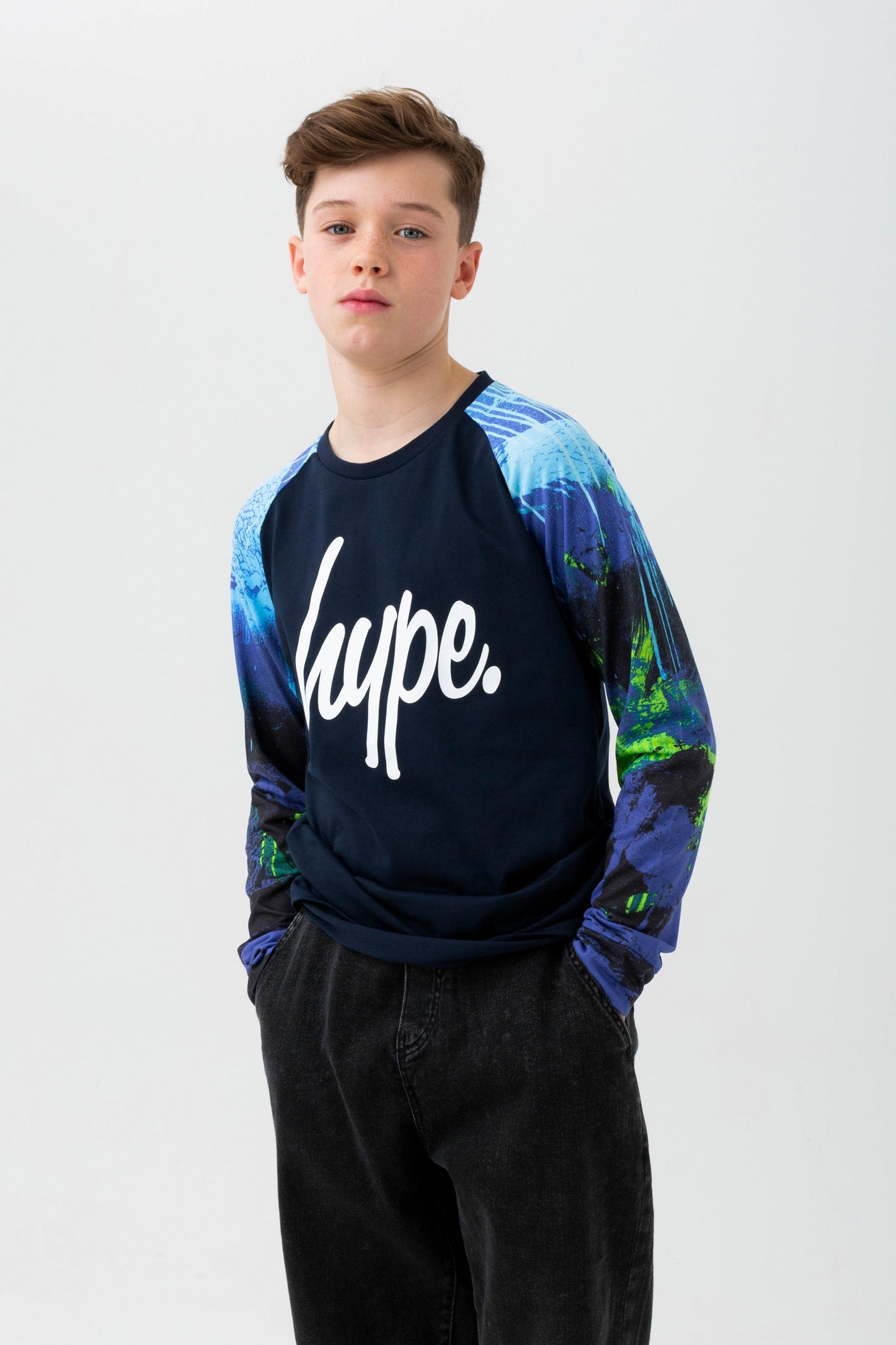 HYPE BOYS NAVY REEF SPRAY SCRIPT L/S T-SHIRT