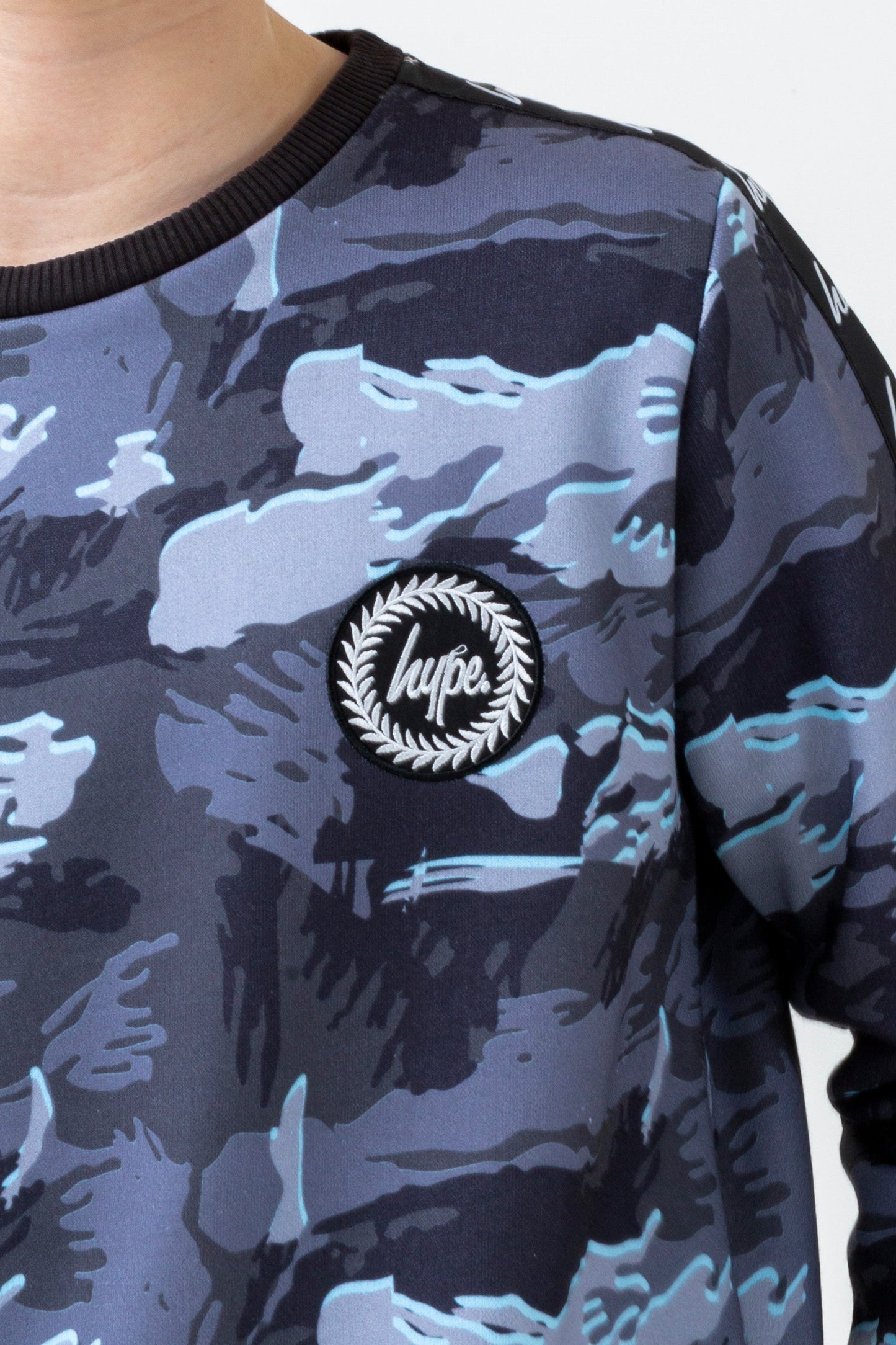 HYPE BOYS GREY GLOOM CAMO CREST CREW NECK