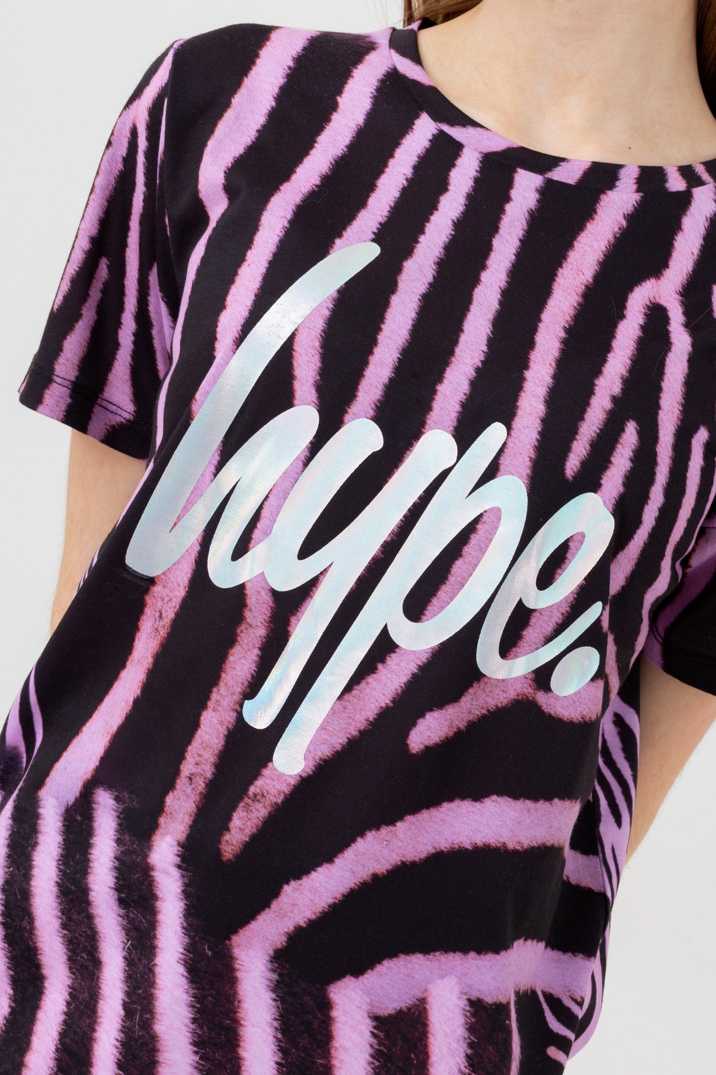 HYPE GIRLS BLACK ZEBRA CRUSH SCRIPT T-SHIRT