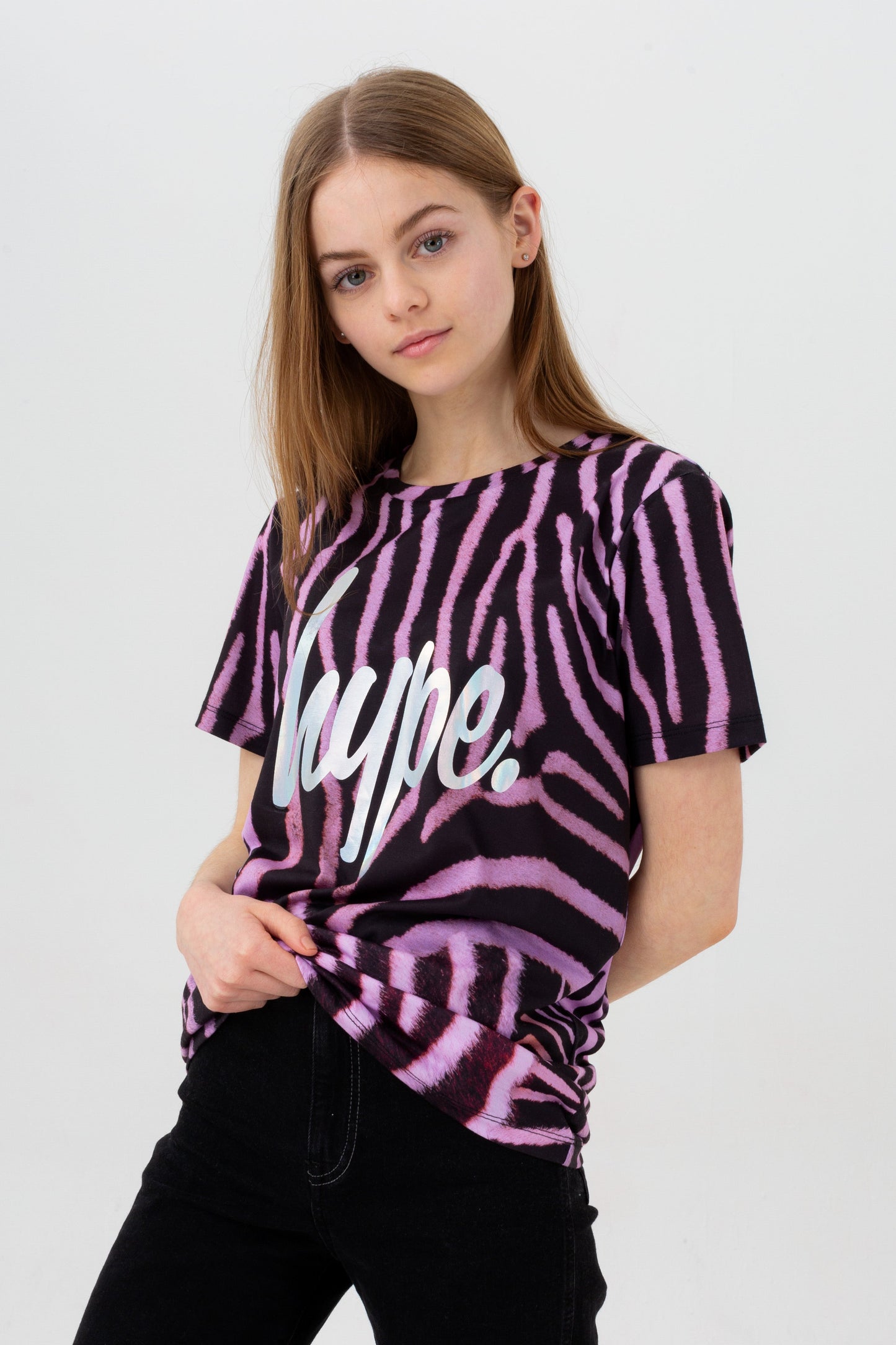 HYPE GIRLS BLACK ZEBRA CRUSH SCRIPT T-SHIRT