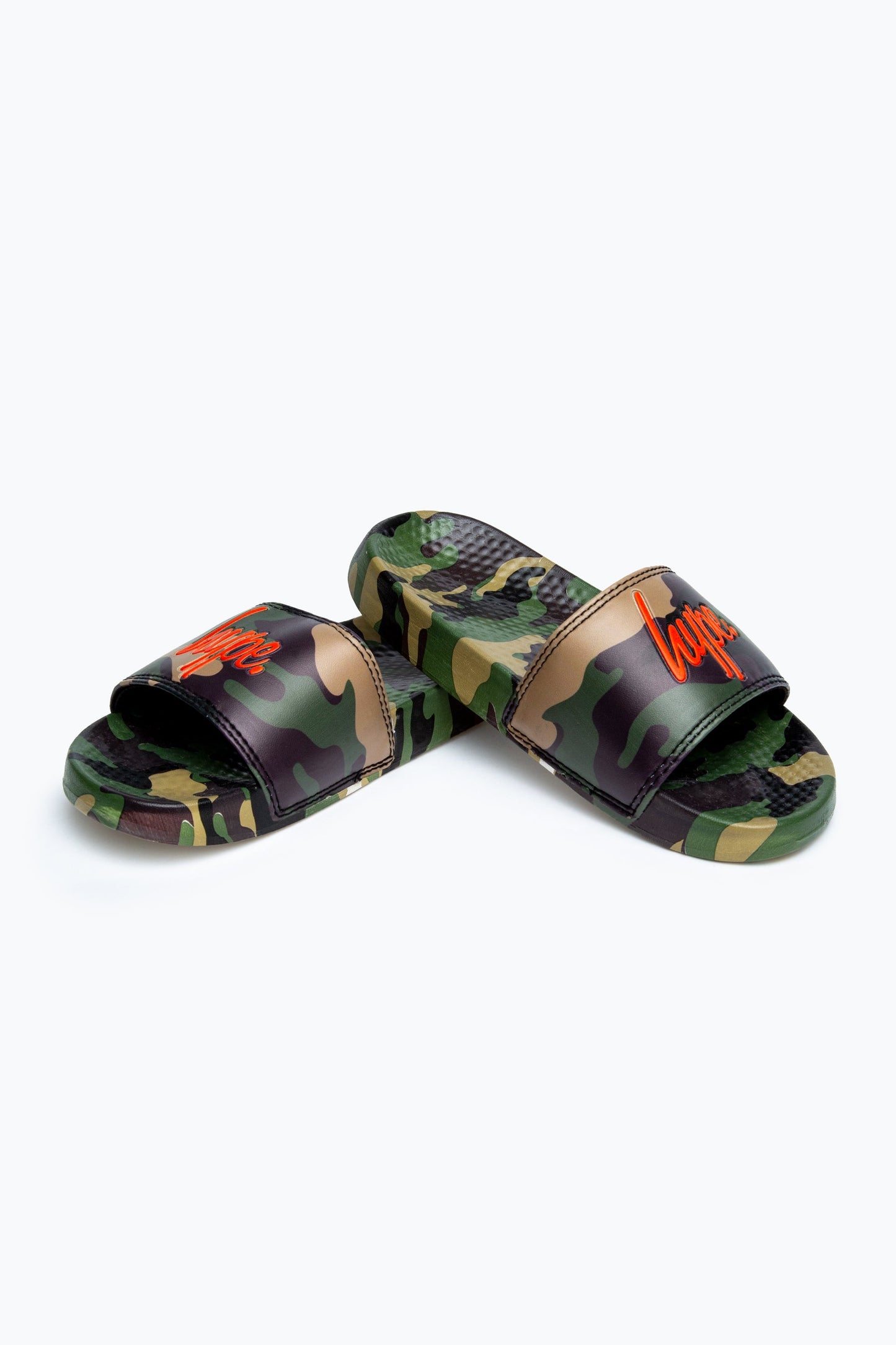 HYPE KIDS UNISEX KHAKI CLASSIC CAMO SCRIPT SLIDERS